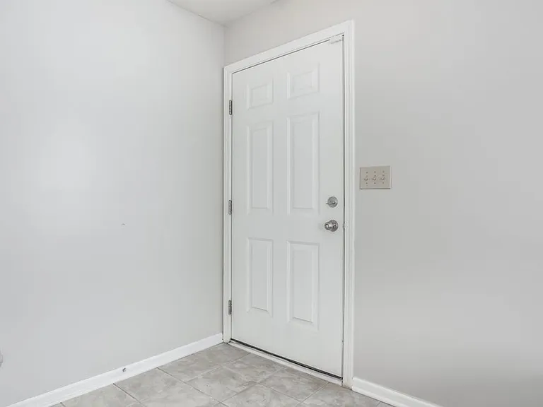 8348 Sotheby Dr — Photo 3