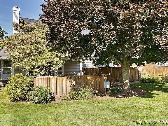 2nd image of 3562 Whispering Brook Dr SE #0
