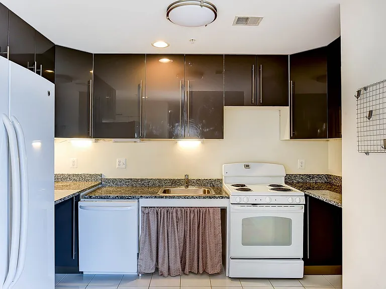 1011 Arlington Blvd #1101 — Photo 8