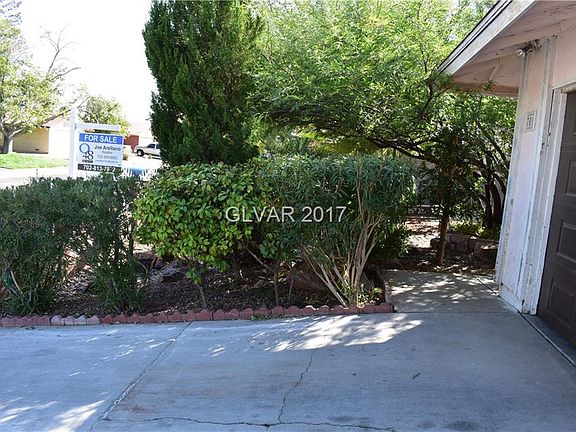 3rd image of 701 Cactus Bloom Ln