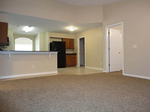 12024 Cedarfield Dr — Photo 4