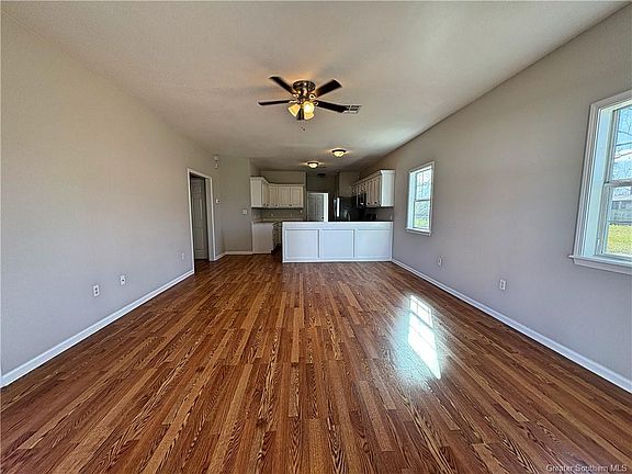 3rd image of 405 Louisiana Ave
