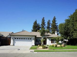 114 W Dickens Ave, Tulare, CA 93274