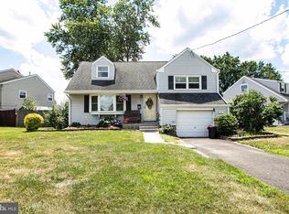 11 Wickom Ave, Hamilton, NJ 08690