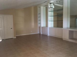 1902 Silverleaf Oak Ct, Palm Beach Gardens, FL 33410