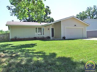 2926 SW Tutbury Town Rd, Topeka, KS 66614
