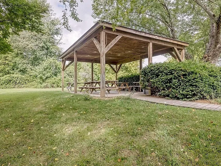 4417 E Clayton Ct — Photo 21