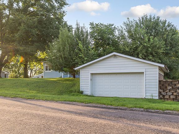 3rd image of 3004 Allmon Ln