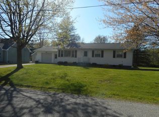 687 Langs Dr, Jonesville, MI 49250