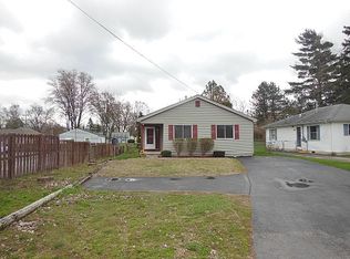 7340 Douglas Rd, Lambertville, MI 48144