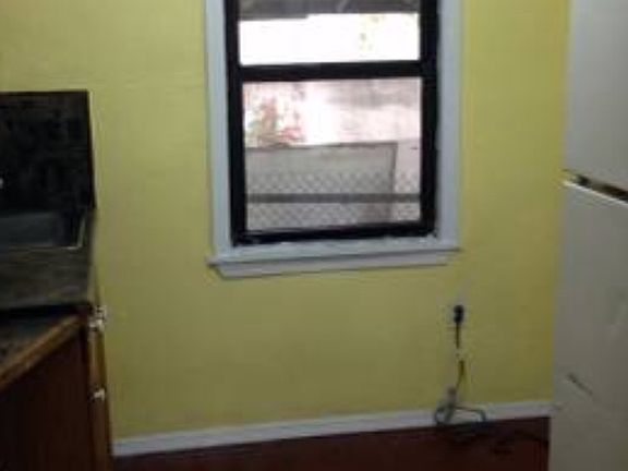 2nd image of 3011 35th Ave