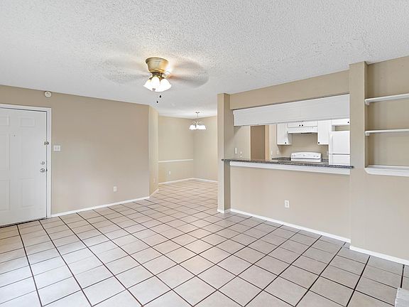 3rd image of 1304 Brenda Ln APT B