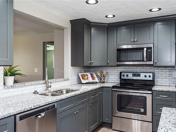 4th image of 4900 Timberview Dr