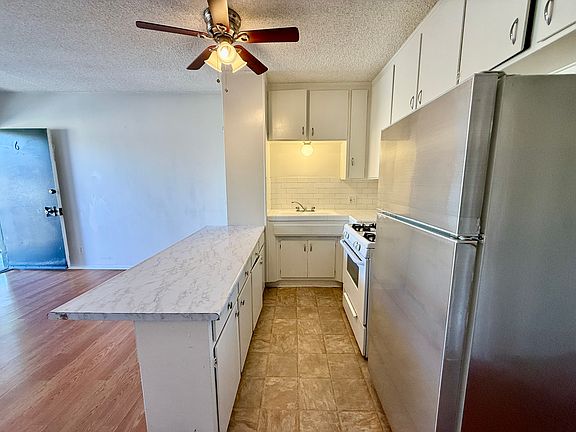 5th image of 11911 Hart St APT 6
