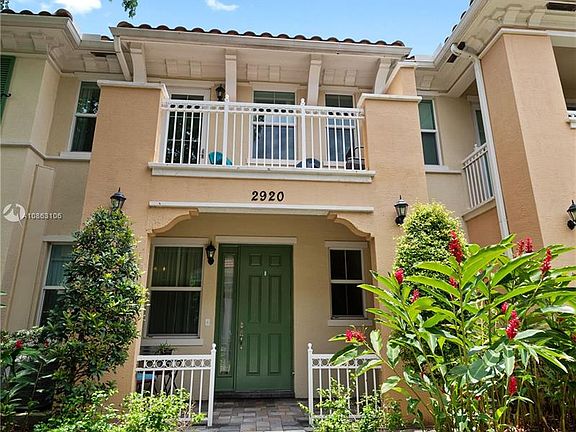 2nd image of 2920 Cascada Isles Way