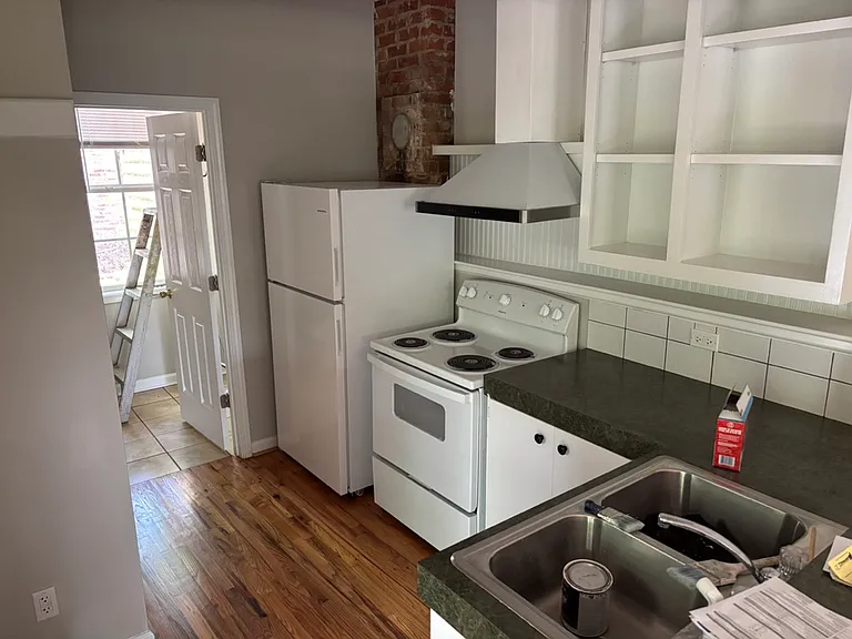 1406 Highland Ave — Photo 4