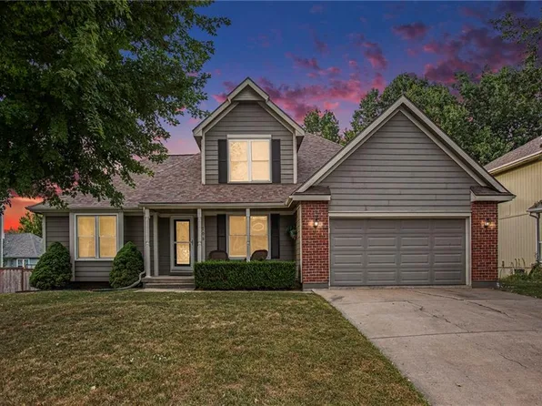 708 Feldspar St, Kearney, MO 64060