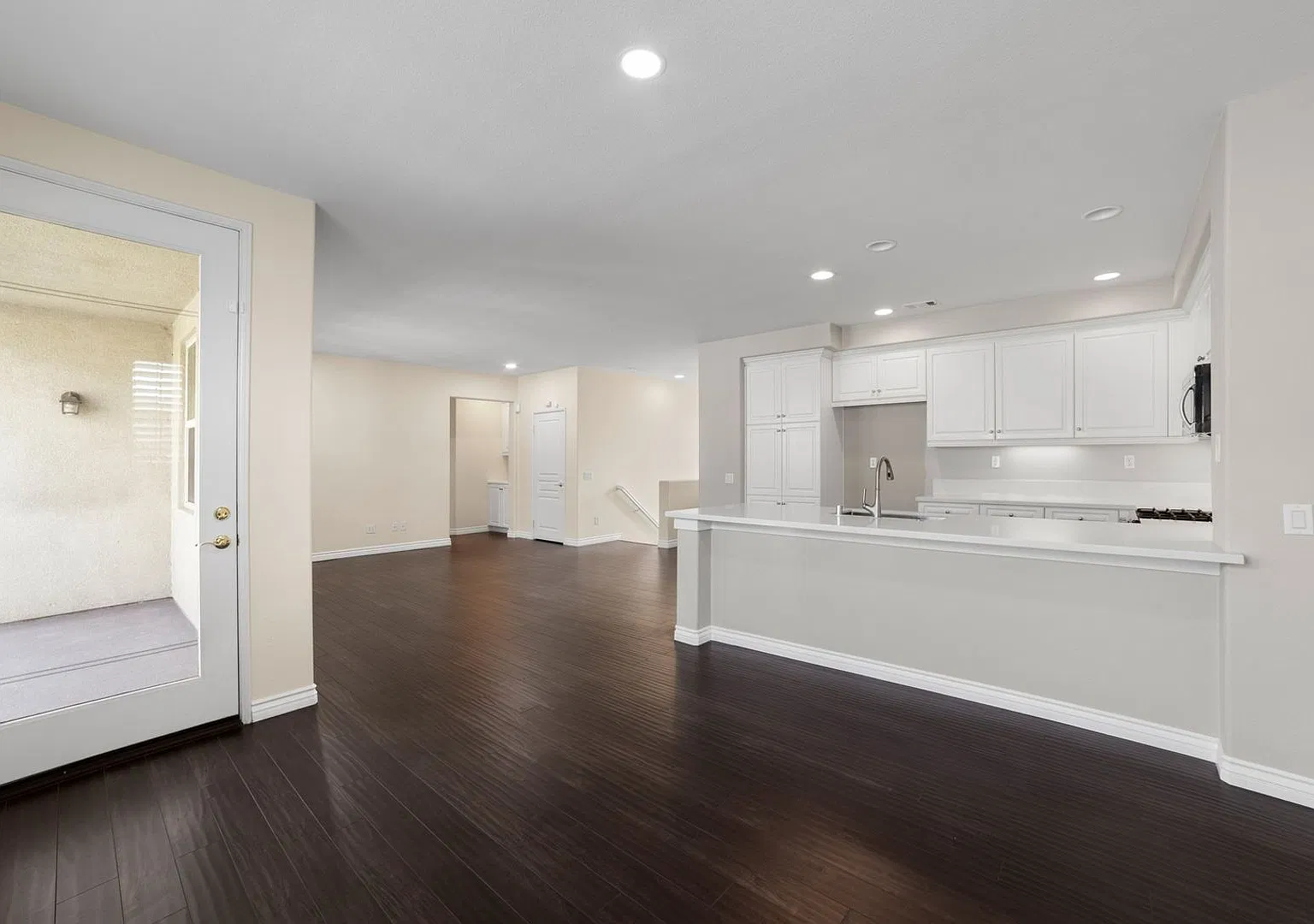 Charming 2BR Townhome in Rancho Cucamonga (Walking distance to Victoria Gardens!) — Photo 4