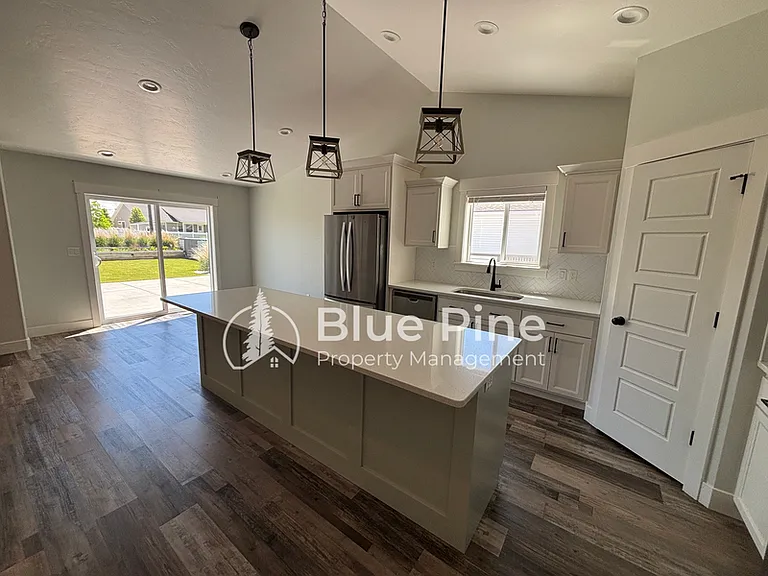 6389 Maggie Dr — Photo 27