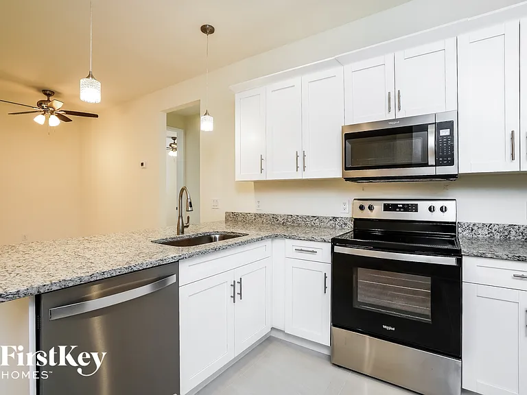 3404 26th St SW — Photo 5