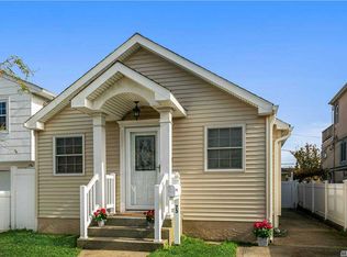 75 Newport Rd, Island Park, NY 11558