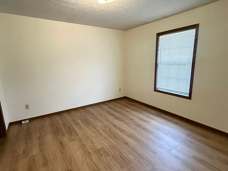 3115 W Raynell St — Photo 16