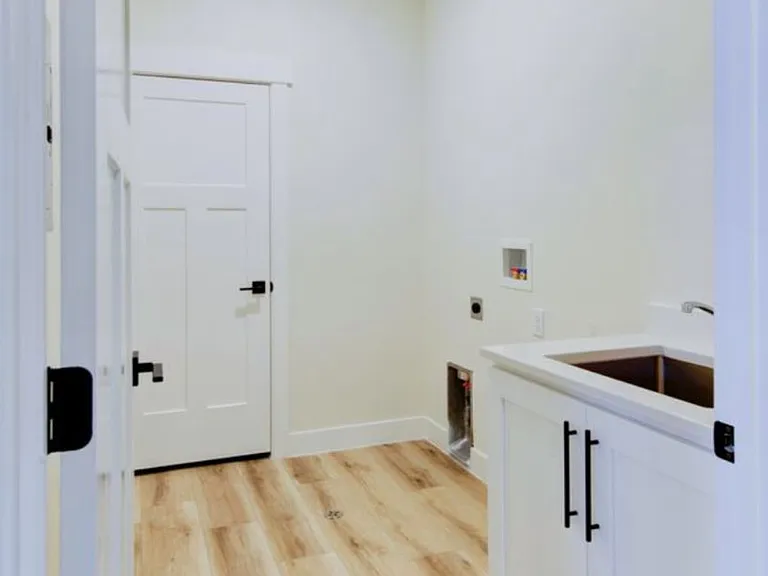 2875 Cody Dr #7 — Photo 26