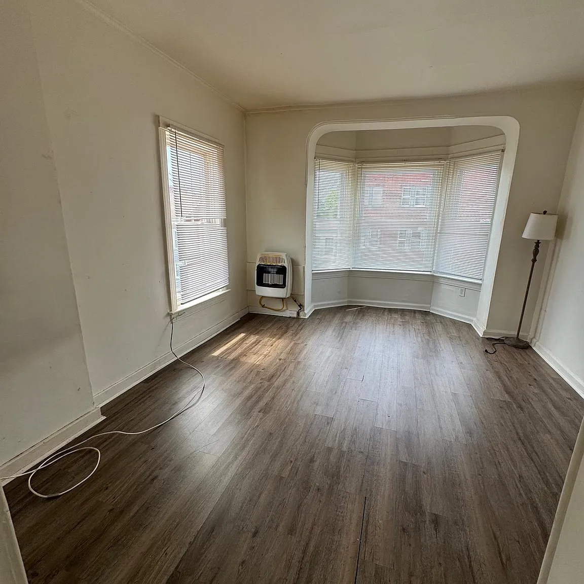 3 bed, 700 sqft, $1,250 — Photo 3