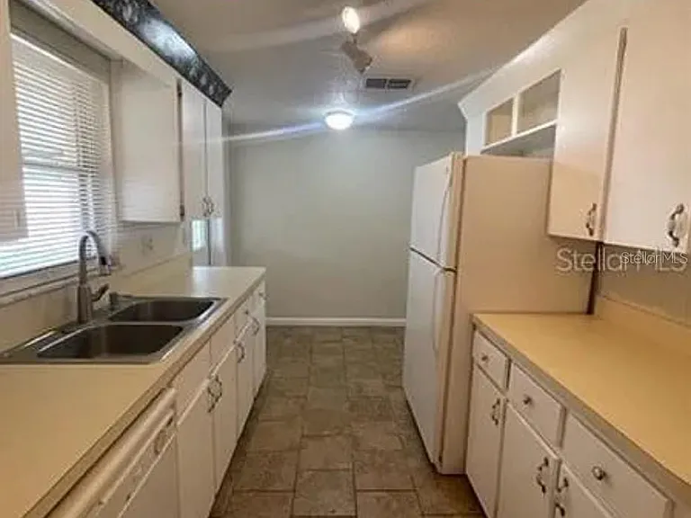 1305 Carr Dr — Photo 4