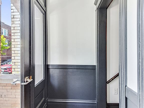 3rd image of 2346 W Shakespeare Ave #3