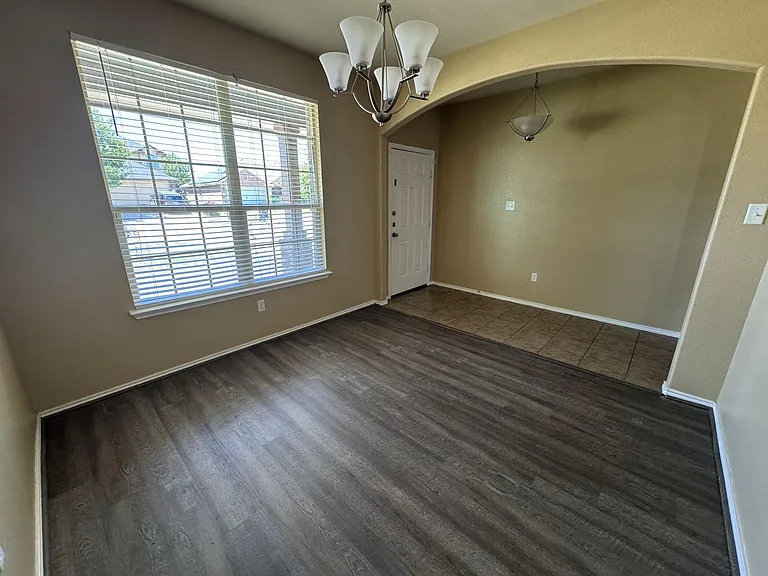 6406 Clear Brook Dr — Photo 4