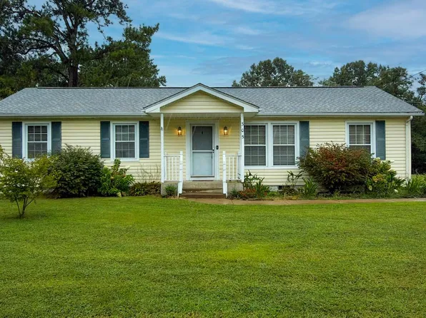 305 Mimosa Ave, Colonial Beach, VA 22443