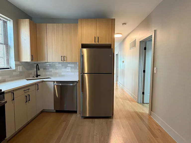 3530 W Dickens Ave #2 — Photo 7