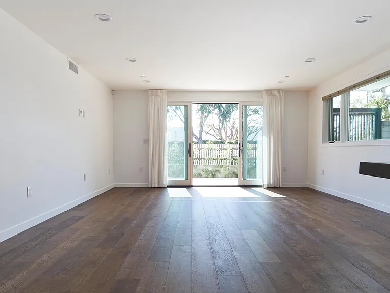 321 Rose Ave #1 — Photo 13
