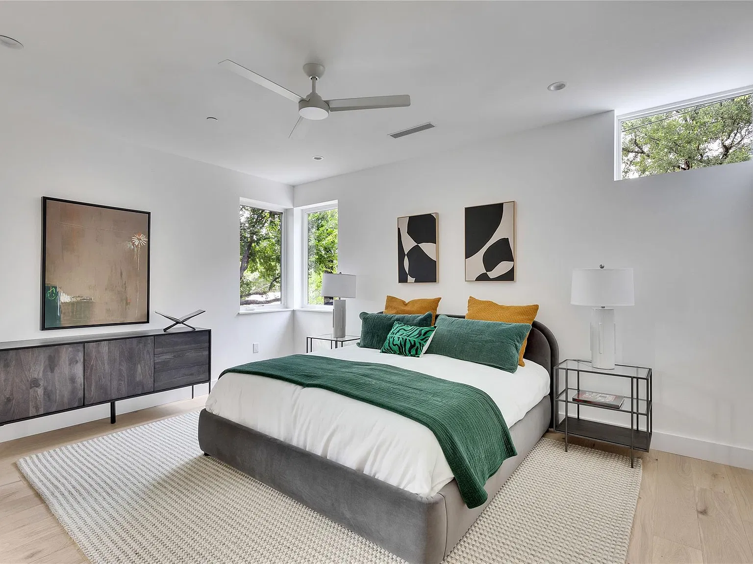 3 bed, 2.5 bath, 1687 sqft, $5,250 — Photo 3