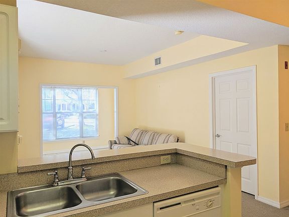 3rd image of 24104 Harbour Vista Cir