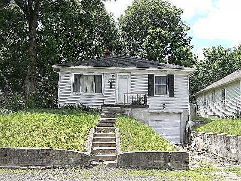 2nd image of 1169 Driscoll Ave