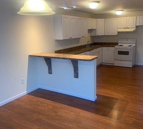 2nd image of 14014 Shaker Blvd #202