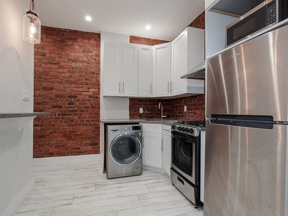 1st image of 77 Varet St #12