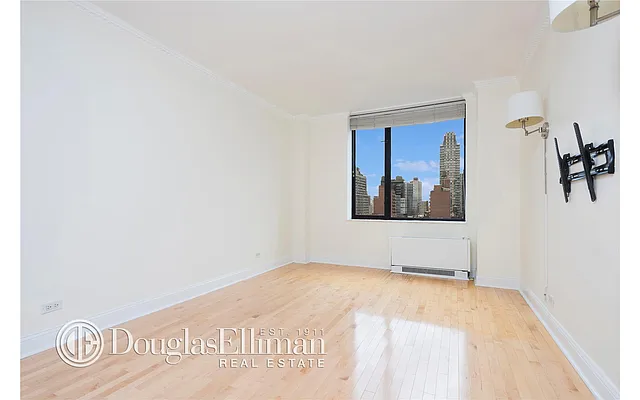 Rented by Douglas Elliman | media 3