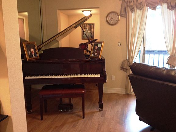 2nd image of 6319 Newtown Cir APT B3