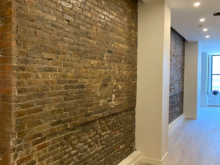1585 Barrington St — Photo 30