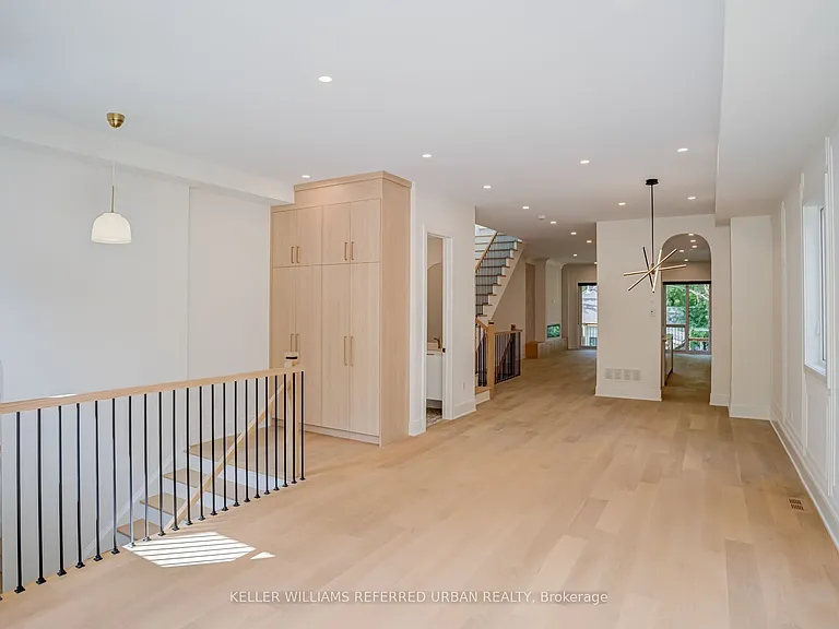 37 Wesley Ave — Photo 7