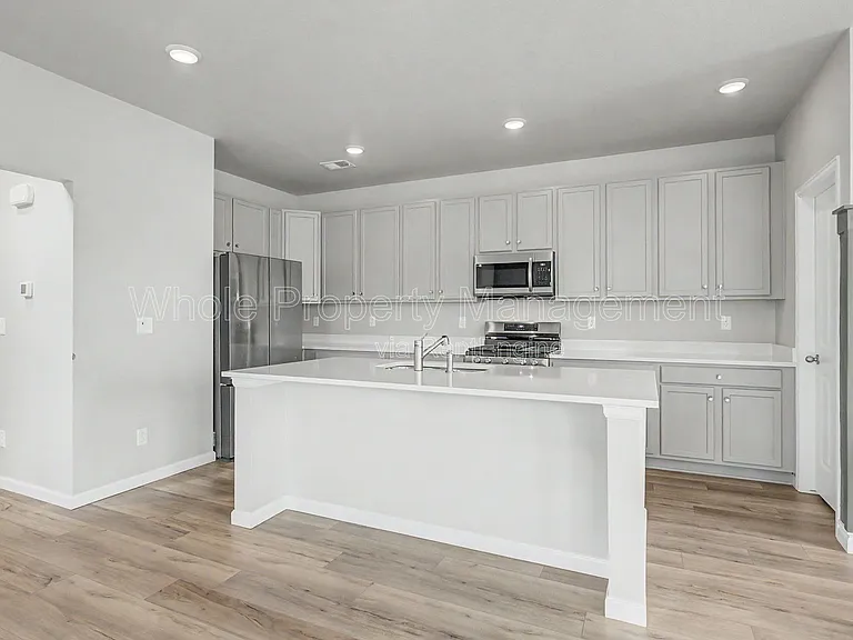 2291 Peregrine Dr — Photo 5