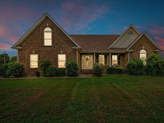 2nd image of 1055 Mead Dr