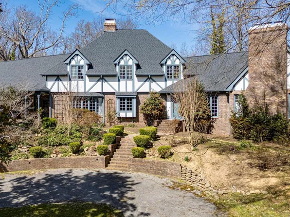 5803 Lake Resort Dr, Hixson, TN 37343