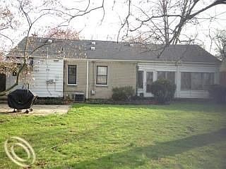 3rd image of 1830 Huntington Blvd