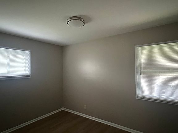 4th image of 502 Central Ave