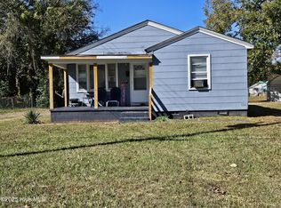 208 White St, Williamston, NC 27892