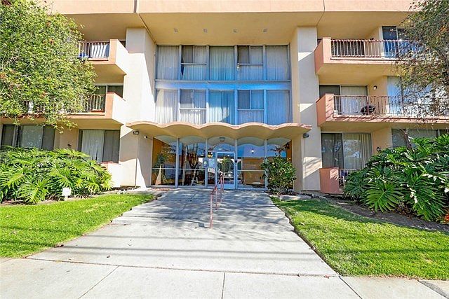 1st image of 855 Victor Ave APT 208